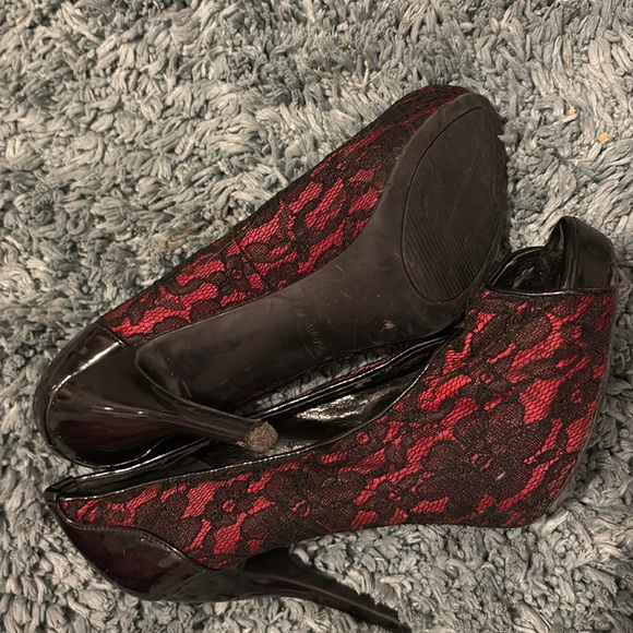 Guess lace heels lightly worn - Picture 3 of 5